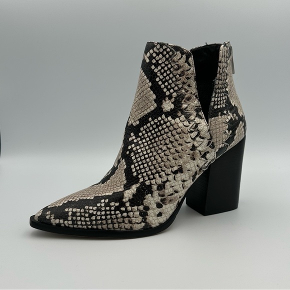 Vince Camuto Shoes - Vince Camuto Snake-Print Women’s Size 8.5 US Black Leather Ankle Boot VC-GENEDY